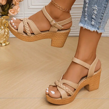 Sandalias Selene: Tendencia Gladiadora y Confort en Altura