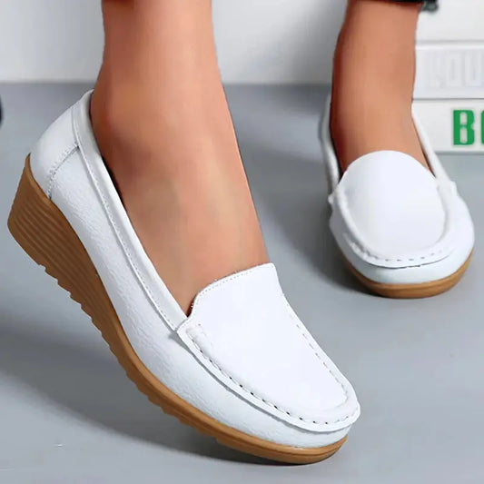 Mocasines Dalia: Elegancia Casual y Confort en Piel