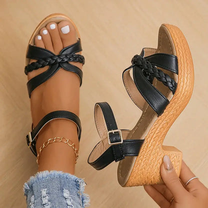 Sandalias Selene: Tendencia Gladiadora y Confort en Altura