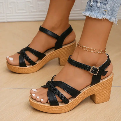 Sandalias Selene: Tendencia Gladiadora y Confort en Altura