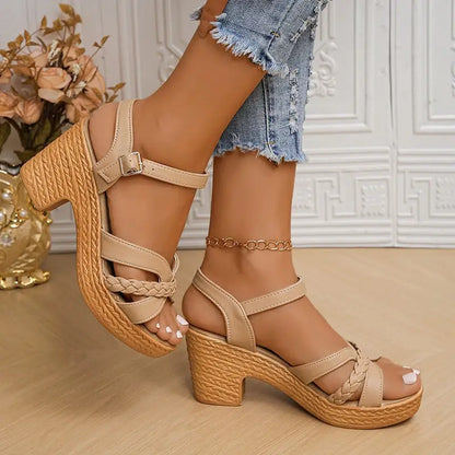 Sandalias Selene: Tendencia Gladiadora y Confort en Altura
