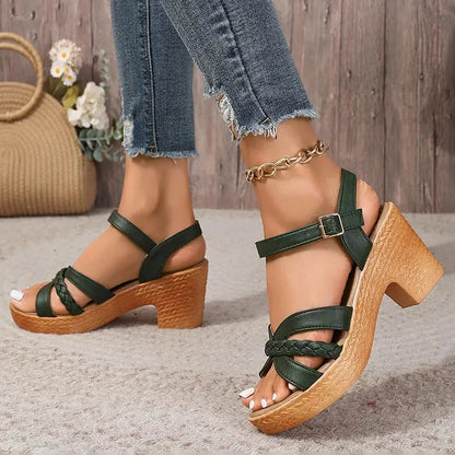Sandalias Selene: Tendencia Gladiadora y Confort en Altura